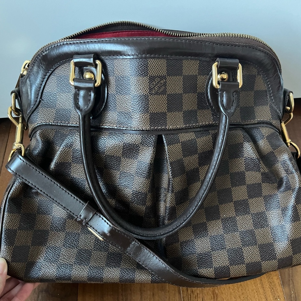 Preowned Authentic Louis Vuitton Damier Ebene Trevi PM